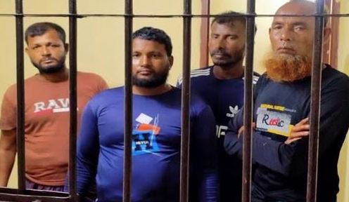 সুন্দরবনের সাতক্ষীরা রেঞ্জে মাছ ধরার অভিযোগে ৪ জেলে আটক