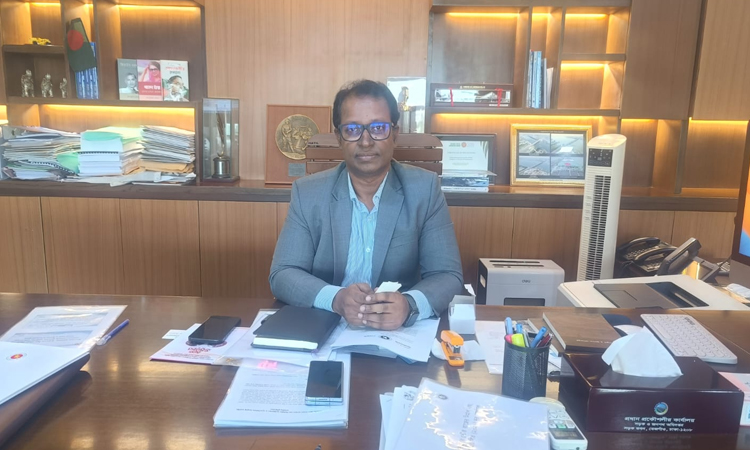 মহাসড়কে শিগগিরই নামানো হচ্ছে অত্যাধুনিক ৬০টি বেসিক লাইফ সাপোর্ট অ্যাম্বুলেন্স