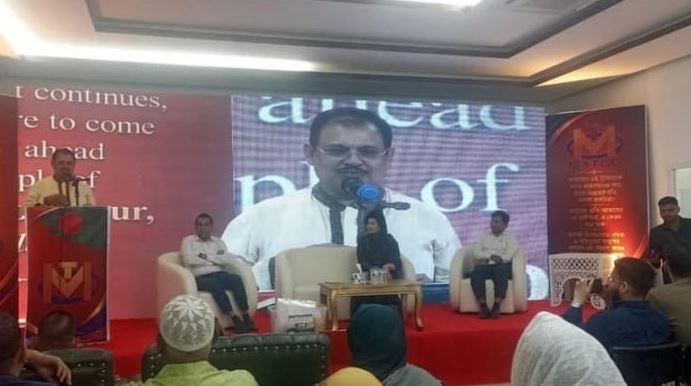 ৫৩ বেকার যুবককে বিদেশ গমনের ভিসা ও বিমান টিকিট দিলেন এমপি কিরণ