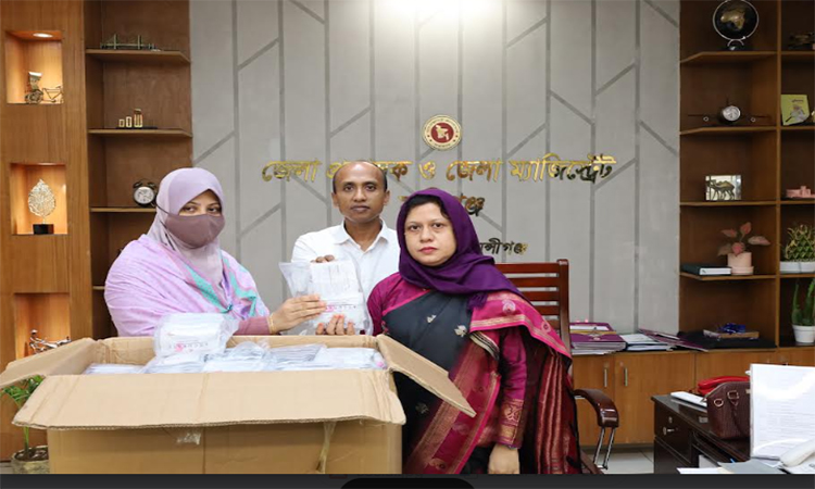 মুন্সীগঞ্জ হাসপাতালে জেলা প্রশাসনের অ্যান্টিজেন কিট প্রদান