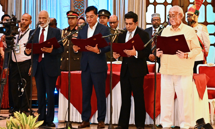 মন্ত্রিসভায় নতুন ৪ মন্ত্রী ও ২ প্রতিমন্ত্রীদের দপ্তর বণ্টন ও রদবদল করে প্রজ্ঞাপন জারি