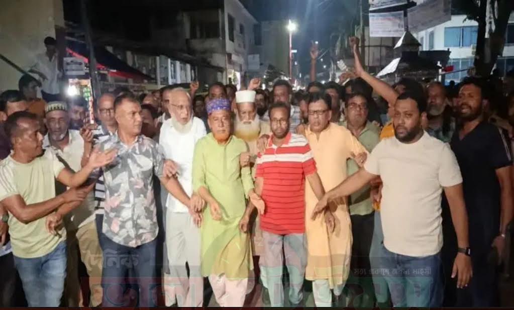আন্দালিভ রহমান পার্থ মন্ত্রী হওয়ায় ভোলায় আনন্দ মিছিল ও মিষ্টি বিতরণ 