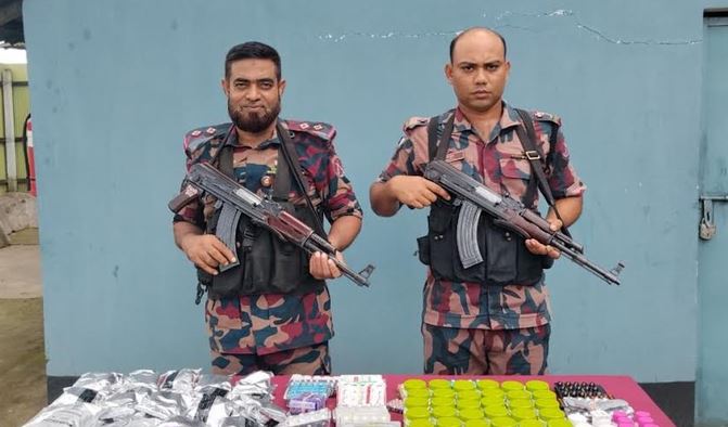 যশোর সীমান্তে বিভিন্ন মালামাল জব্দ করেছে বিজিবি 