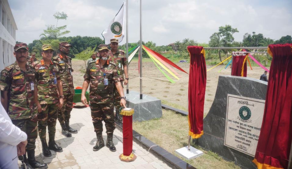 ফরিদপুর মিলিটারি কলেজ ও রাজবাড়ী স্কুল উদ্বোধন করেছেন সেনাপ্রধান