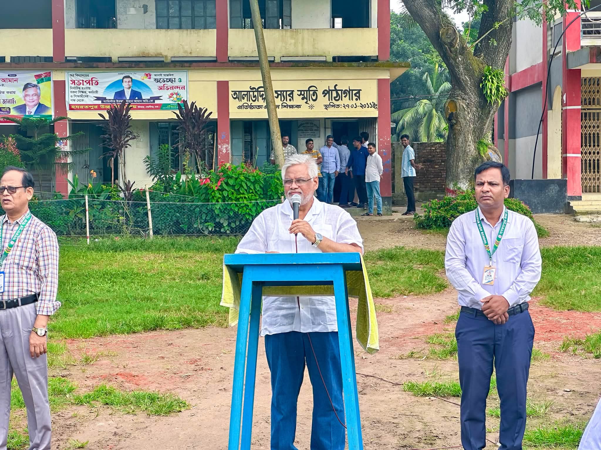 কেরানীগঞ্জে আকস্মিক স্কুল পরিদর্শনে আমান উল্লাহ আমান, শিক্ষার্থীদের দিলেন প্রধানমন্ত্রীর বার্তা