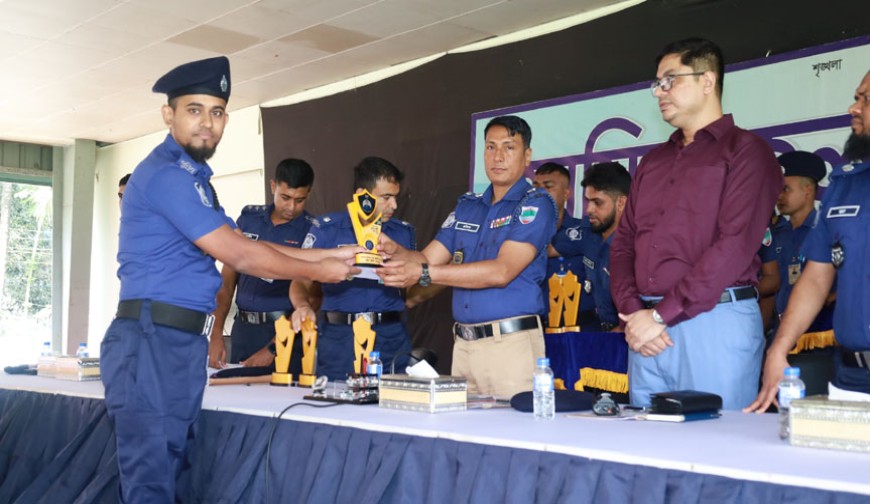 ভালো কাজের স্বীকৃতি পেলেন যশোর জেলা পুলিশের ৪৫ সদস্য