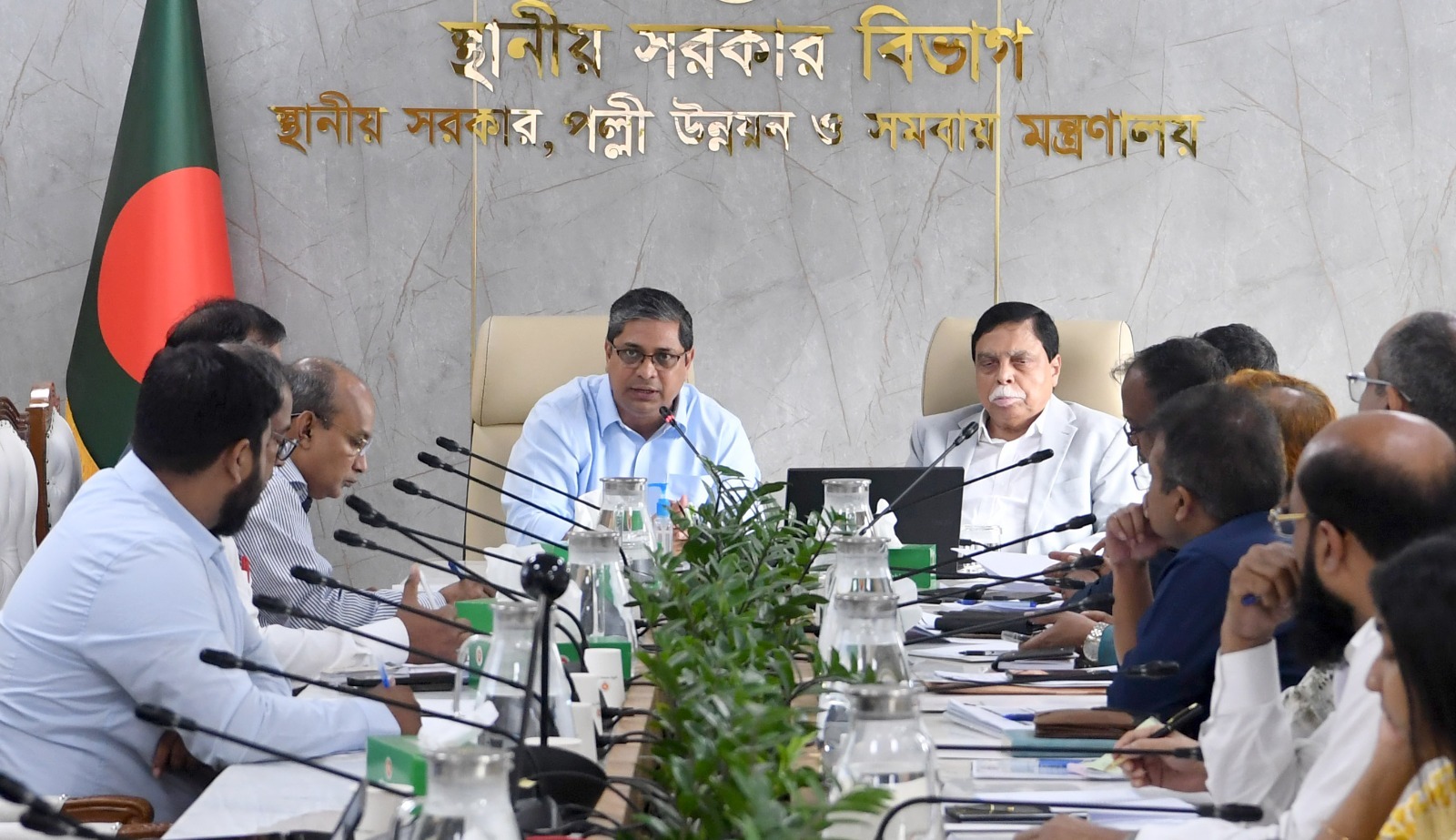 স্থানীয় সরকারের সব অফিসের ছাদে সোলার প্যানেল বসানো হবে: মীর শাহে আলম