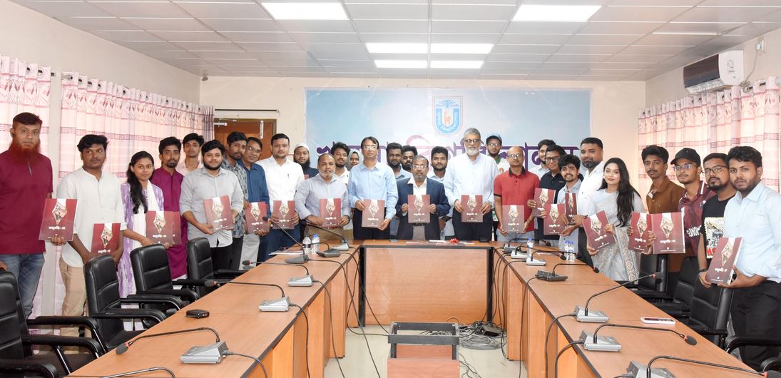 খুবি সাংবাদিক সমিতির ম্যাগাজিন ‘অনুসন্ধিৎসা’র মোড়ক উন্মোচন