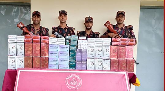 ফেনী সীমান্তে ভারতীয় মালামাল জব্দ