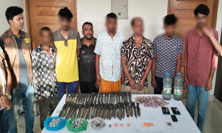 বাগেরহাটে যৌথ অভিযানে মাদক ও জাল নোটসহ গ্রেপ্তার ১১