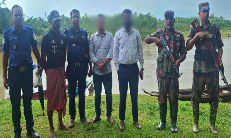 কলমাকান্দায় অবৈধভাবে বালু উত্তোলন করায় যুবকের কারাদণ্ড, ৩৯টি নৌকা জব্দ