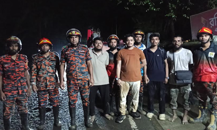 কাপ্তাইয়ে পথ হারানো ৪ পর্যটককে উদ্ধার