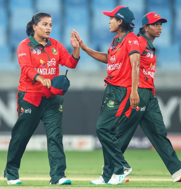 বোলারদের নৈপুণ্যে জয় দিয়ে এশিয়া কাপ শুরু বাংলাদেশের
