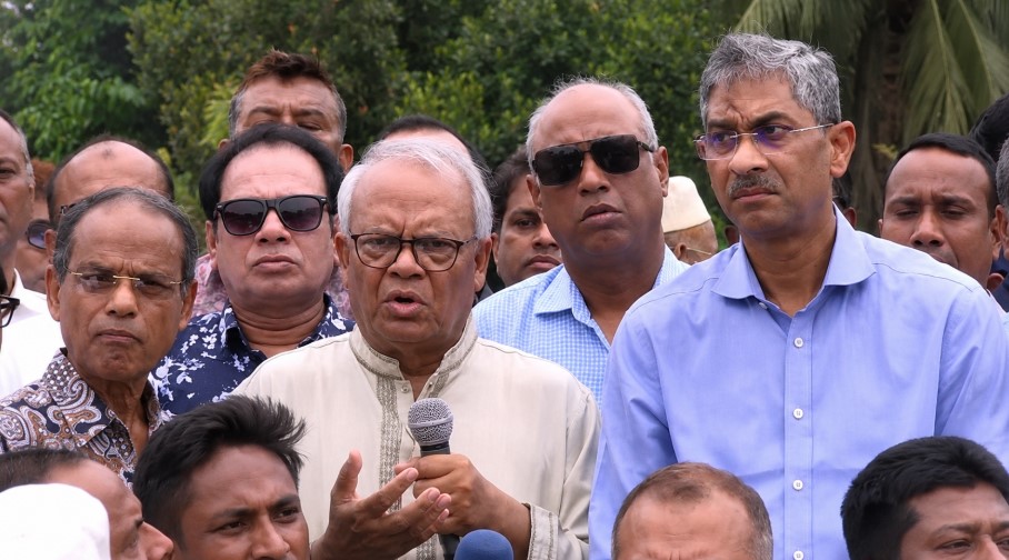 পরিবেশ রক্ষায় বৃক্ষরোপণ ও জলাশয় সংরক্ষণে কাজ করছে বিএনপি : রুহুল কবির রিজভী