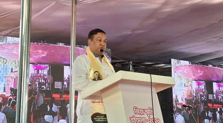 শুক্রবার বাংলা একাডেমিতে জিয়া স্মৃতি বইমেলার দ্বিতীয় দিনের আলোচনা সভায় বক্তব্য দেন বাসসের ব্যবস্থাপনা পরিচালক ও প্রধান সম্পাদক কাদের গনি চৌধুরী। ছবি : বাসস