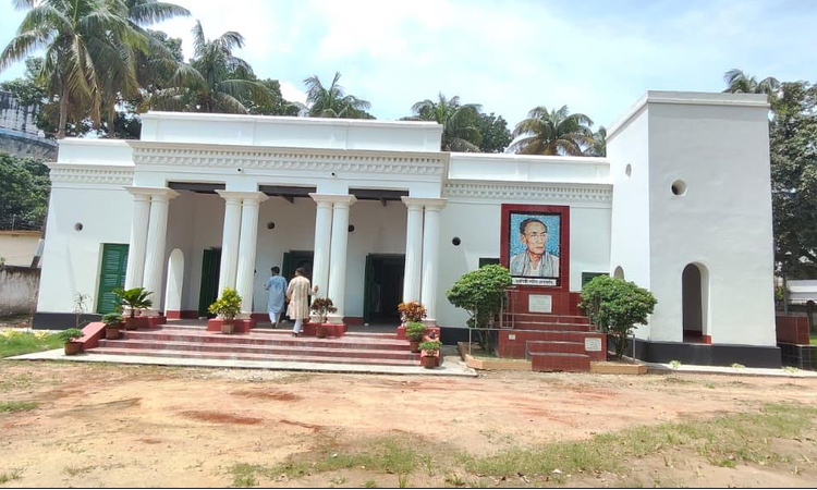 কুমিল্লার যে বাড়ির সুর ছড়িয়ে পড়ে উপমহাদেশের হৃদয়ে