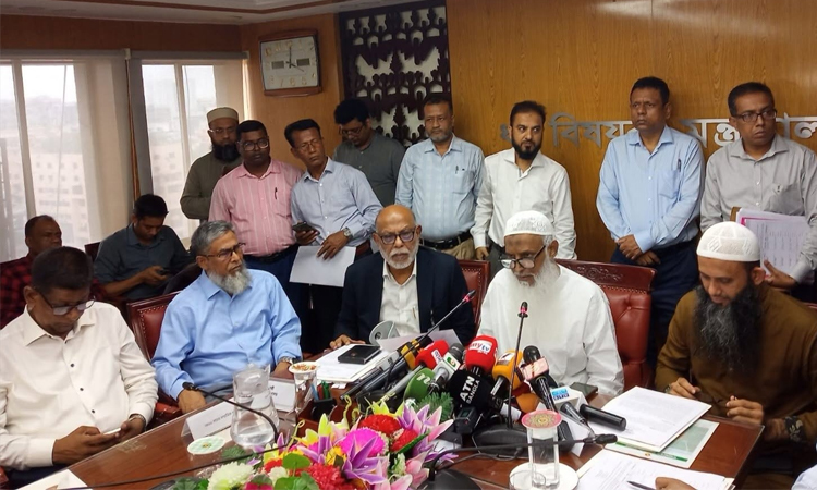 সরকারি ব্যবস্থাপনায় হজের অব্যয়িত অর্থ ফেরত দেওয়া হবে : ধর্মমন্ত্রী