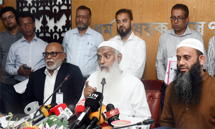 সরকারি ব্যবস্থাপনায় হজের অব্যয়িত অর্থ ফেরত দেওয়া হবে : ধর্মমন্ত্রী