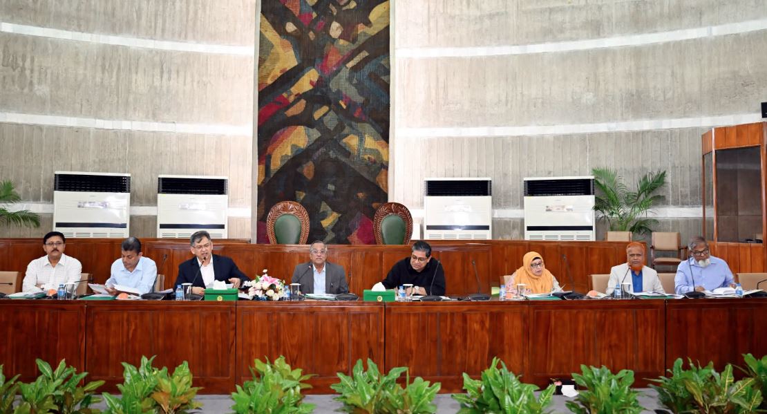 স্বচ্ছ প্রশাসন গড়তে কাজ করছে সরকার