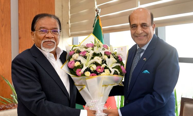 প্রধানমন্ত্রীর জনপ্রশাসন উপদেষ্টার সঙ্গে ভারতীয় হাইকমিশনারের সাক্ষাৎ