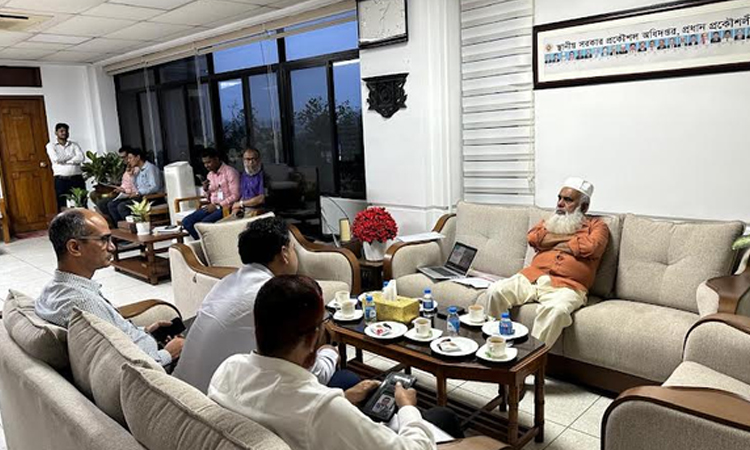 ঢাকা-কুমিল্লা বিকল্প মহাসড়ক নির্মাণে এলজিইডির প্রধানের সঙ্গে এমপি মনিরুলের মতবিনিময়