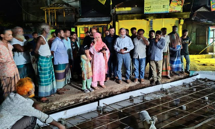 উন্নয়ন কাজ তদারকিতে রাতের আঁধারে নেত্রকোণার পৌর প্রশাসক