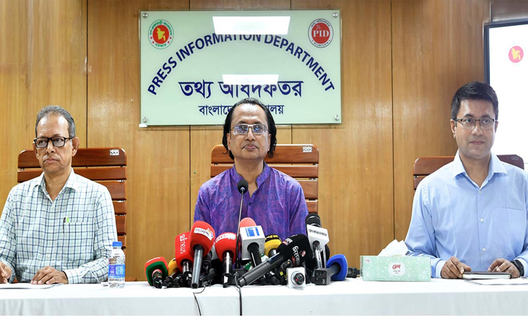 ভারতের গণমাধ্যমে হাসিনাকে এখনও কথা বলতে দেওয়া অপ্রত্যাশিত: তথ্য উপদেষ্টা