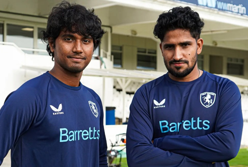 কাউন্টিতে বল হাতে হাসান-খালেদের ঝলক  