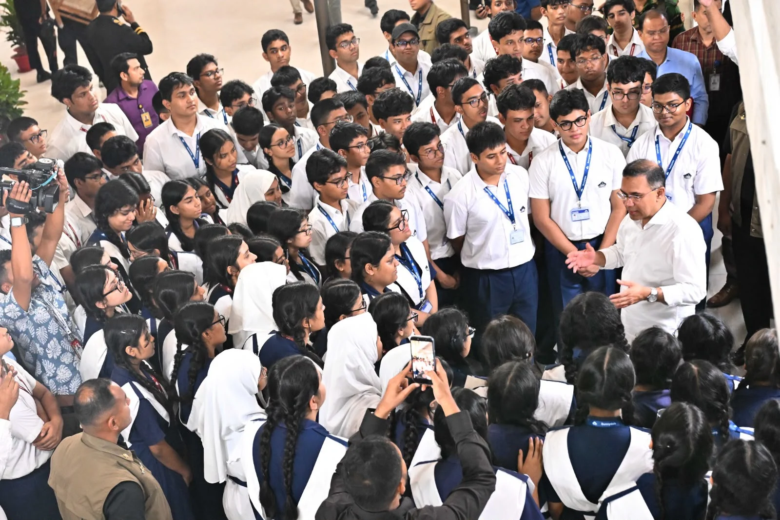 পরিবেশ রক্ষা করতে গাছ লাগানোর অভ্যাস গড়ে তুলতে হবে : প্রধানমন্ত্রী
