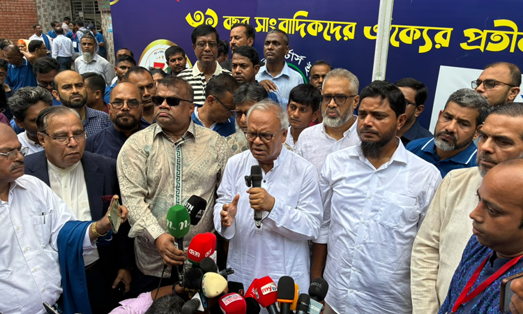 গণমাধ্যমের স্বাধীনতার কোনো বিকল্প নেই : রুহুল কবির রিজভী