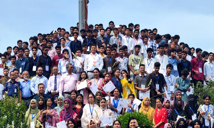 চাঁদপুরে পাঁচ শতাধিক জিপিএ-৫ প্রাপ্ত শিক্ষার্থীকে সংবর্ধনা