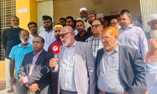 বাগেরহাটে এতিম নিবাস ও মসজিদ পরিদর্শন করলেন ধর্ম সচিব